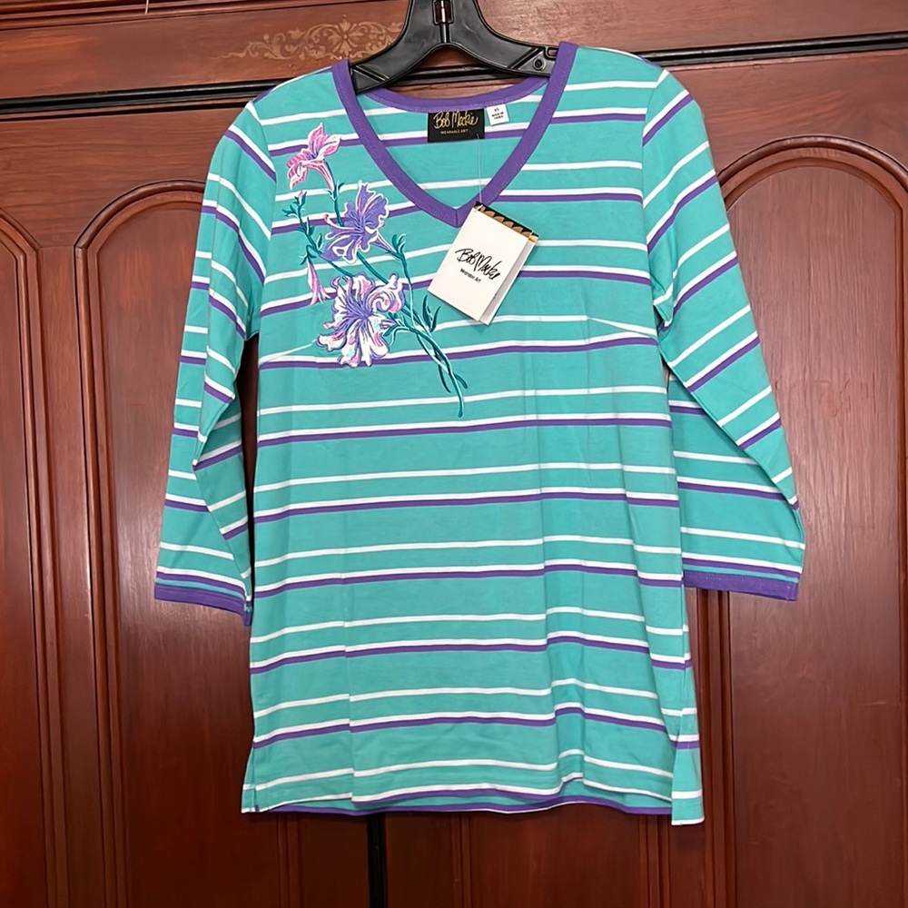 Bob Mackie V Neck 3/4 Sleeve NWT Cute One Of A Kind Shirt Size XS
